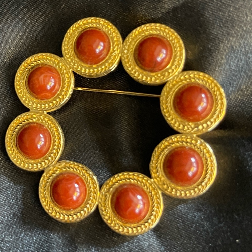 Monet Signed Vintage Gold Tone Circle Like Brooch.